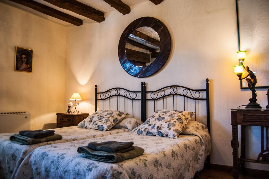 Villa La Fuente Del Monte Caballar Zimmer foto